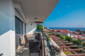 Pleasant Home with Shared Pools and Fantastic Sea View near Beach in Alanya